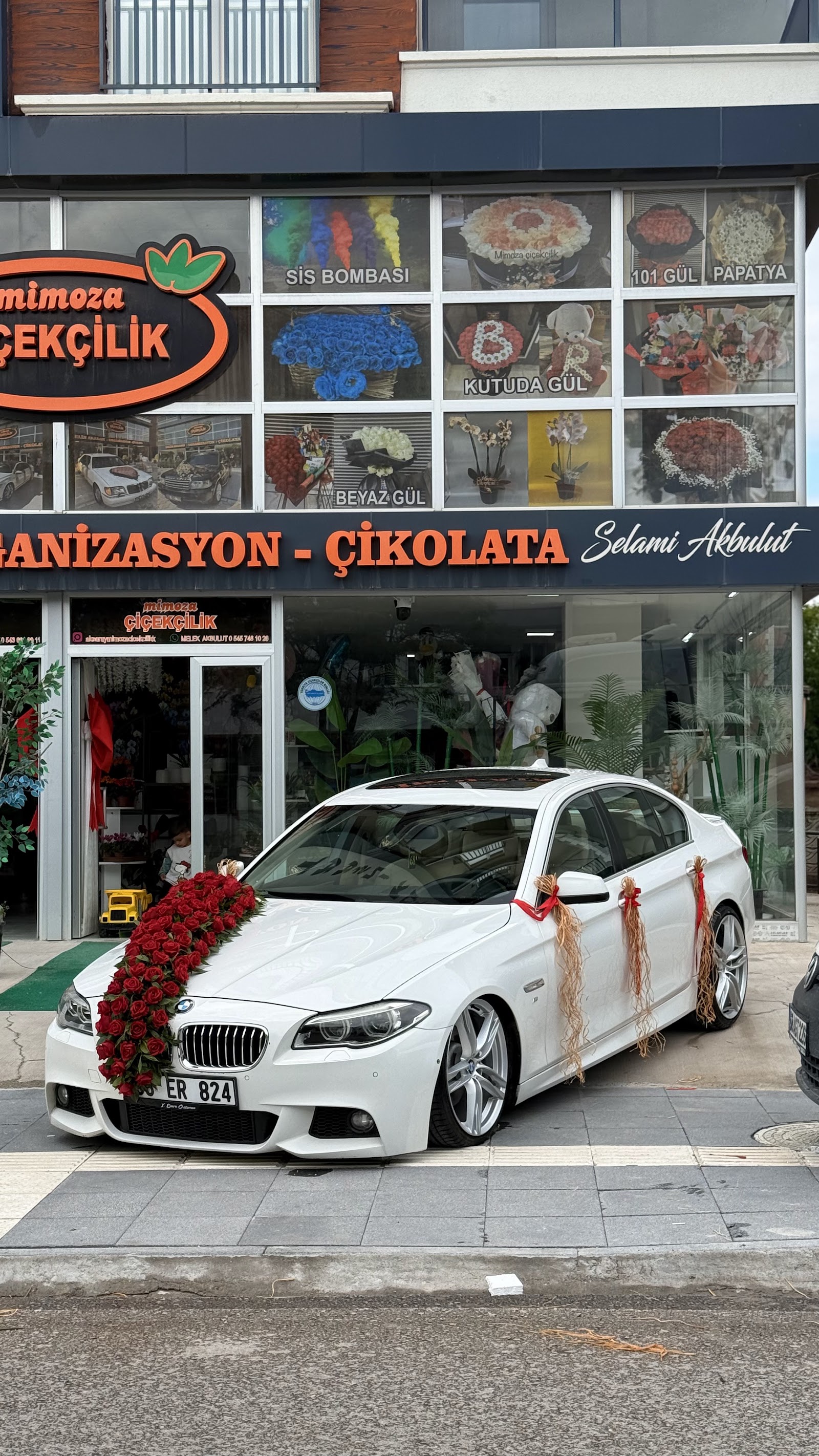 Aksaray Mimoza Çiçekçilik | Gelin Arabası | Organizasyon | Çikolata kır düğünü mekanı — Merkez
