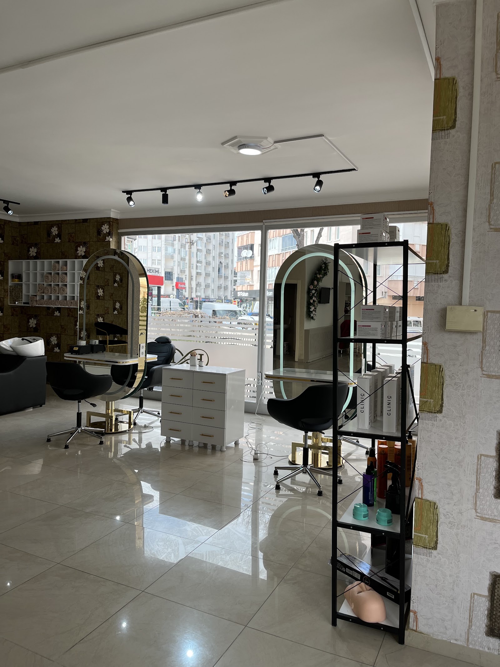 Hale Beauty Center