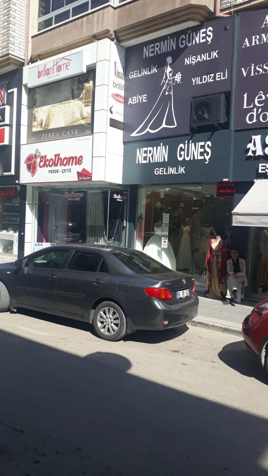 Yıldız Eli Gelinlik ve Moda Evi